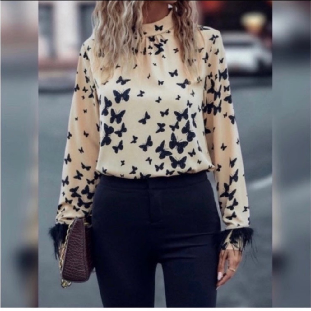 FUZZY TRIM LONG SLEEVE TOP - Picture 6 of 8